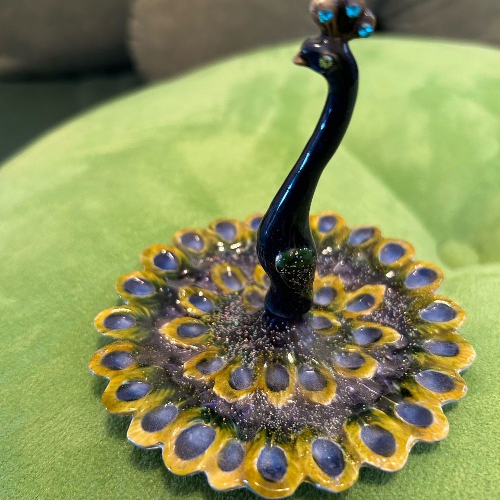 Elegant Peacock Figurine Ring and Gem 💎 Holder